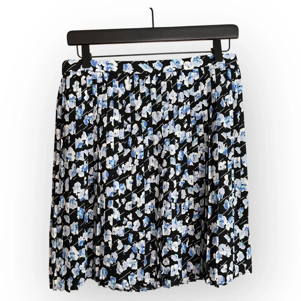 J. Crew Pleated Skirt Floral Print Black Blue White Size 6 Career Casual
